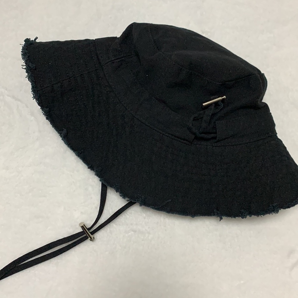 Jacquemus Black Bucket Hat - Picture 4 of 4